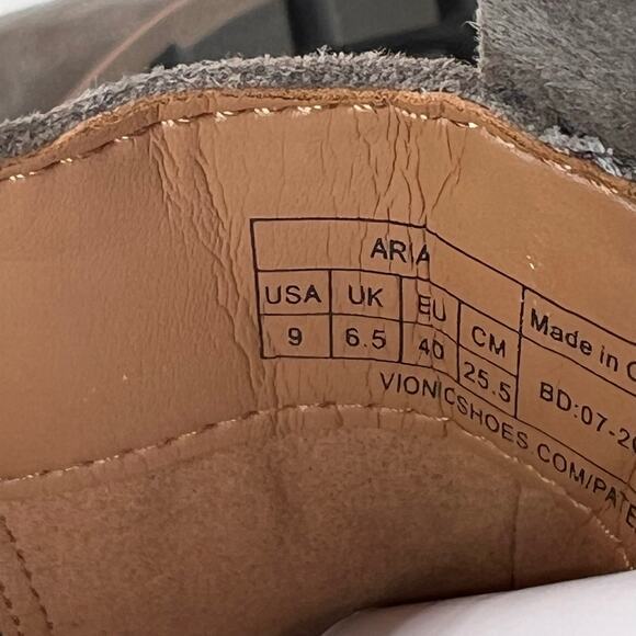 Vionic Aria Waterproof Suede Wedge Ankle Booties Taupe Women's 9M NWOB - Picture 10 of 11